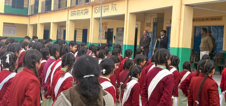 अपना विद्यालय कार्यक्रम के तहत एडीसी ने घाघस स्कूल का किया दौरा