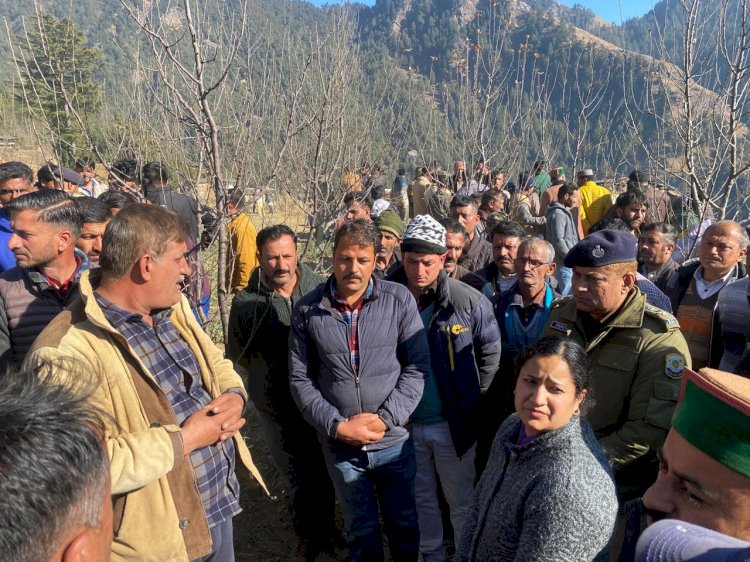 नाहन:तलांगना अग्निकांड डीसी ने जायजा लिया, 4 घर ध्वस्त, अंतरिम राहत राशि जारी