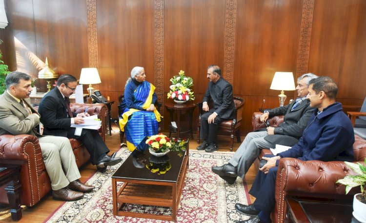 मुख्यमंत्री ने केंद्रीय वित्त मंत्री से भेंट कर हिमाचल के लिए वित्तीय सहायता का किया अनुरोध