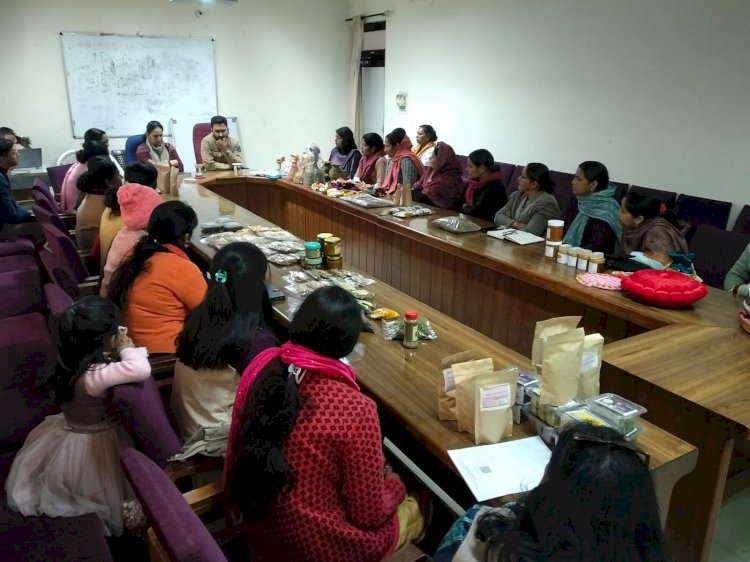 स्वयं सहायता समूहों के उत्पादों की ऑनलाइन मार्केटिंग भी होगी : अभिषेक गर्ग