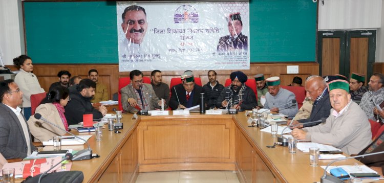 अधिकारी आमजन की समस्याओं का समयबद्ध निवारण करना बनाए सुनिश्चित - डॉ. शांडिल