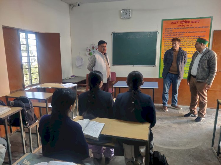 नाहन:अस्सिटेंट कमिश्नर ने जमा दो स्कुल जाबल का बाग़ का औचक निरीक्षण किया...