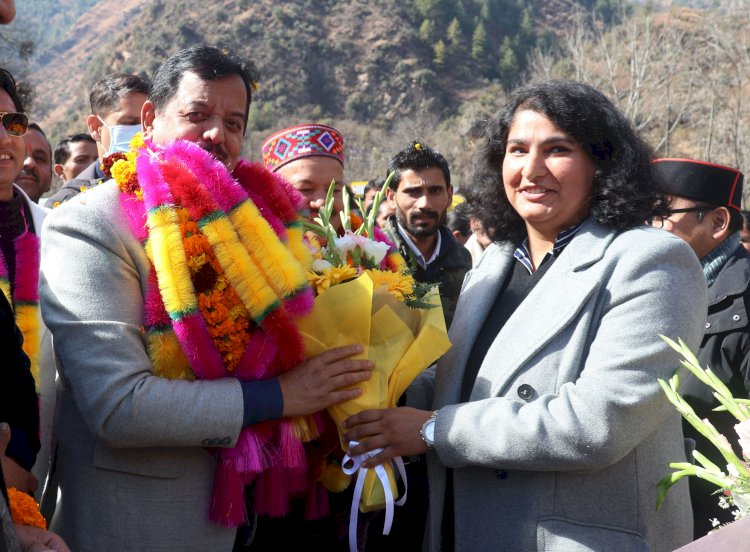 सरकार गाँव का द्वार'' समयबद्ध और स्थायी समाधान सशक्त माध्यम : सुंदर सिंह ठाकुर