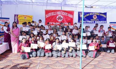 नाहन : सिल्वर बेल्स पब्लिक स्कूल में वार्षिक पुरस्कार वितरण समारोह का आयोजन, मेधावी छात्र - छात्राओं को किया गया सम्मानित