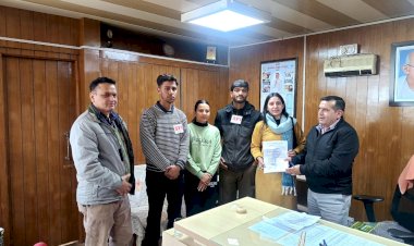 एसएफआई ने छात्र हित की मांगो को लेकर सौंपा ज्ञापन