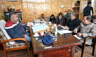 शिक्षा मंत्री ने संस्थागत सुविधाओं के सुदृढ़ीकरण में तेजी लाने के दिए निर्देश