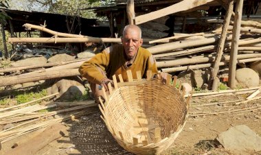 जसवाणी के रिखी राम बांस से निर्मित उत्पादों से कर रहे जीवन निर्वाह