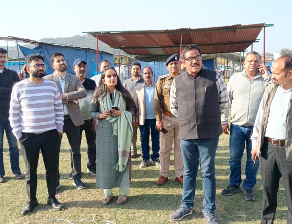 डीसी गंधर्वा राठौड़ ने सुजानपुर में लिया होली उत्सव की तैयारियों का जायजा