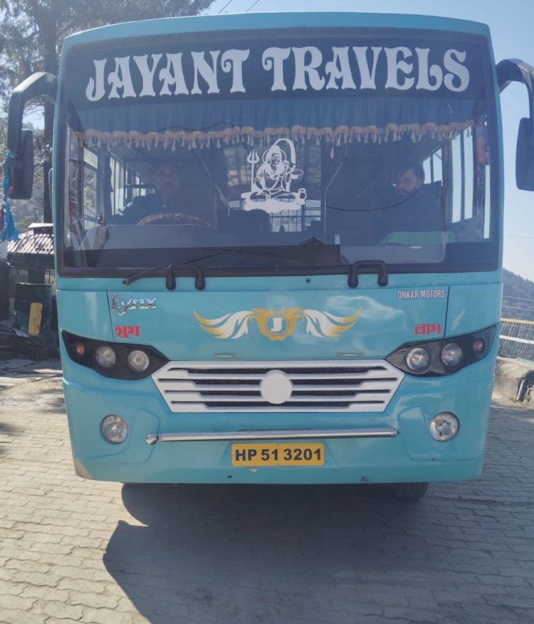 शिमला: आरटीओ ने निजी बस को जब्त किया, बिना वैध दस्तावेजों के चलाई जा रही थी