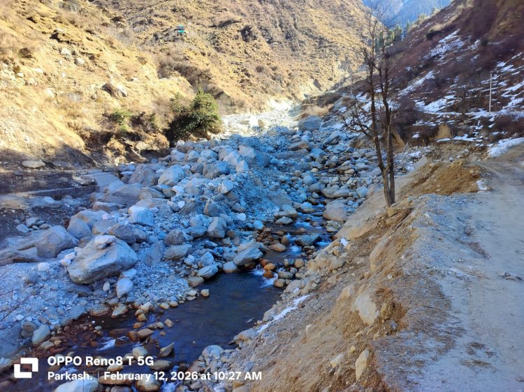 बंजार की दुर्गम  पंचायत मशीयार में दोगडा पुल का निर्माण कार्य लटका, आपदा के सात माह बाद भी शुरू नहीं हुआ वाहन योग्य पुल का काम।