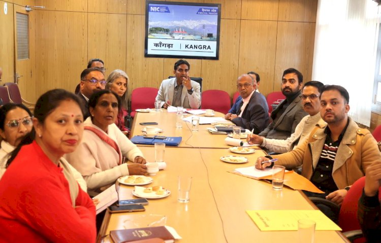 बालिकाओं को एचपीवी टीके से मिलेगी सर्वाइकल कैंसर से सुरक्षा: उपायुक्त