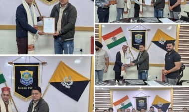 नाहन : एसपी एनएस नेगी ने निजी मोबाइल के कंपनियों के नोडल नेटवर्क अधिकारियों को सम्मानित किया....