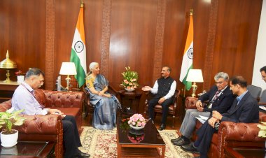 मुख्यमंत्री ने केंद्रीय वित्त मंत्री से की भेंट, स्पेशल सेंट्रल असिस्टेंस के तहत वित्तीय पैकेज प्रदान करने का किया आग्रह