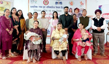 बेटियों को शिक्षा और अवसरों में प्राथमिकता देना जरूरी : डीसी