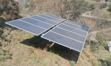 सौर ऊर्जा की चमक से खेतों को मिली नई ऊर्जा, सालाना हो रही 4 लाख तक कमाई