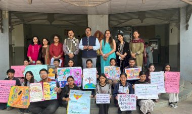 नाहन : अंतरराष्ट्रीय महिला दिवस के उपलक्ष्य में पोस्टर मेकिंग एवं नारा लेखन प्रतियोगिता का आयोजन