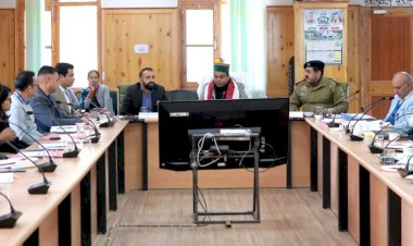 सचिव (वित्त, योजना एवं जल शक्ति विभाग) डॉ. अभिषेक जैन ने किन्नौर जिला के अधिकारियों के साथ समीक्षा बैठक की अध्यक्षता की