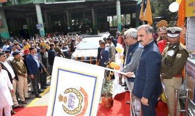 मुख्यमंत्री ने आईएसबीटी टूटीकंडी से प्री-पेड टैक्सी सेवा का किया शुभारंभ