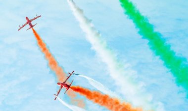 सुजानपुर  टिहरा में सूर्यकिरण एरोबेटिक टीम का भव्य एयर शो