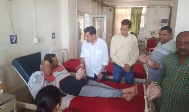 नाहन: राज्य कांग्रेस अध्यक्ष विनय कुमार जन्मदिन पर रोगियों को फ़ल वितरित किए.. कांग्रेस नेता जयदीप  शर्मा ने..