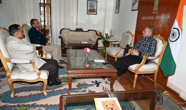 मुख्य सचिव और पुलिस महानिदेशक ने राज्यपाल से भेंट कीं