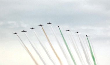 वायु सेना के एयर शो के दूसरे दिन भी उमड़े हजारों लोग