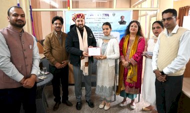 मंडी कलम शिल्प पर आयोजित कार्यशाला संपन्न, उपायुक्त ने प्रतिभागियों को किया सम्मानित