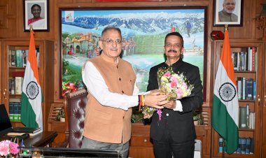 राज्यपाल से प्रधान महालेखाकार ने की भेंट