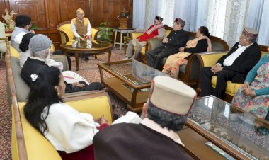 राज्यपाल ने शिमला में वरिष्ठ नागरिकों से किया संवाद....  कहा  वरिष्ठ नागरिक हमारी सांस्कृतिक विरासत और सामूहिक अनुभव के संरक्षक