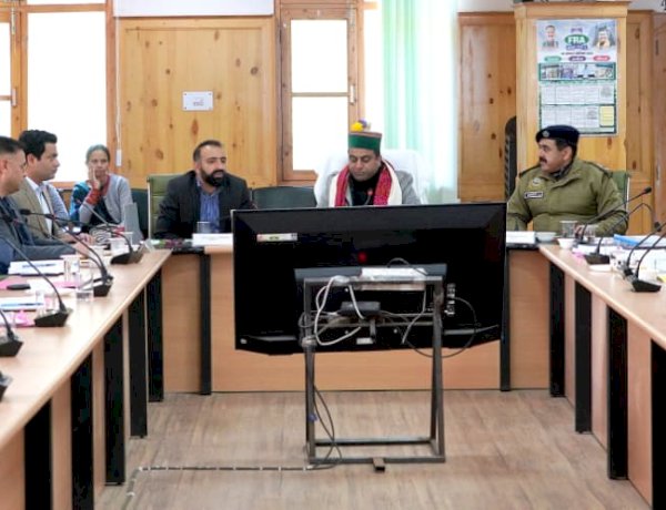 सचिव (वित्त, योजना एवं जल शक्ति विभाग) डॉ. अभिषेक जैन ने किन्नौर जिला के अधिकारियों के साथ समीक्षा बैठक की अध्यक्षता की