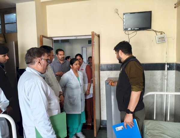 उपायुक्त अपूर्व देवगन ने किया नेताजी सुभाष चंद्र बोस क्षेत्रीय अस्पताल मंडी का दौरा