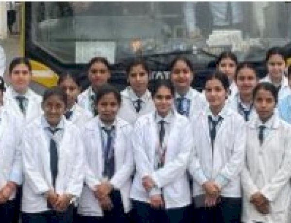 नाहन: हिमालयन इंस्टीट्यूट ऑफ फार्मेसी, काला-अंब के विद्यार्थियों का निक्सी लेबोरेट्रीज़ में औद्योगिक भ्रमण