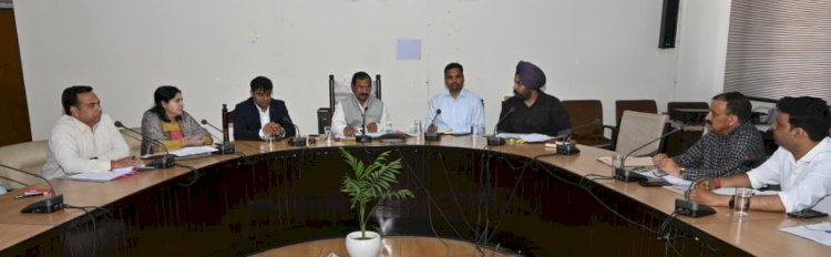 कोल डैम विस्थापितों के पुनर्वास कार्यों में तेजी लाने के निर्देश, प्लॉटों पर मूलभूत सुविधाएं सुनिश्चित करने पर दे जोर: डिवीजनल कमिश्नर