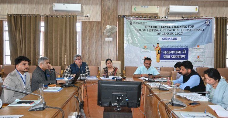 नाहन : जनगणना-2027 के प्रथम चरण की तैयारियों के लिए नाहन में जिला स्तरीय प्रशिक्षण कार्यक्रम आयोजित