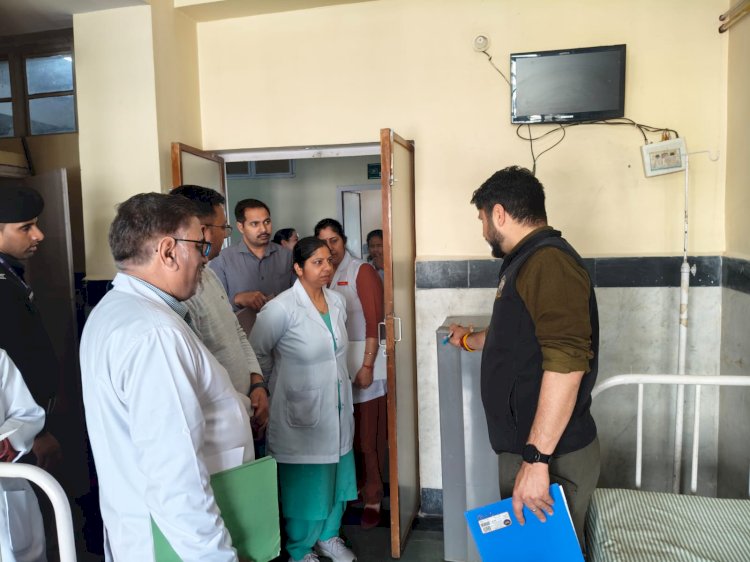 उपायुक्त अपूर्व देवगन ने किया नेताजी सुभाष चंद्र बोस क्षेत्रीय अस्पताल मंडी का दौरा