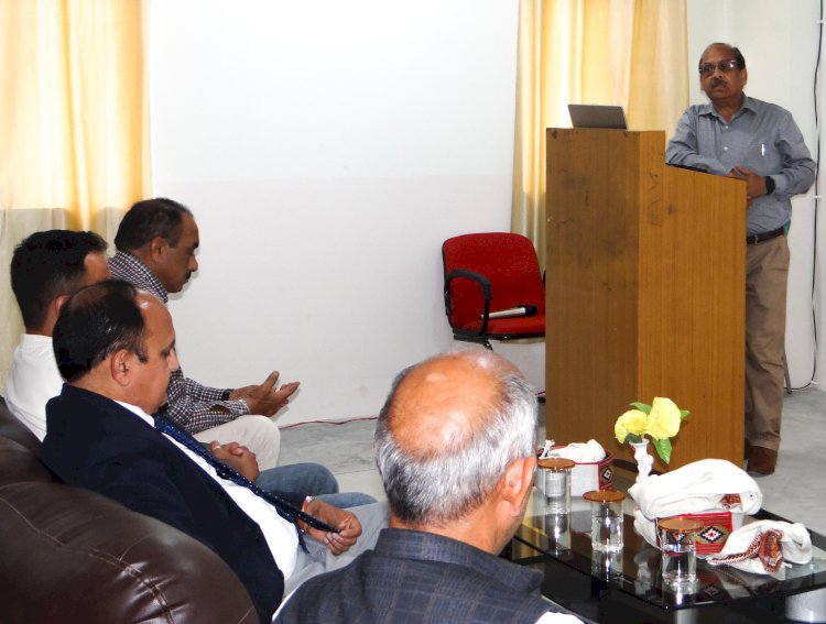 औद्यानिकी एवं वानिकी महाविद्यालय, थुनाग, गोहर (गुढ़Iहरी) में विशेषज्ञ व्याख्यान