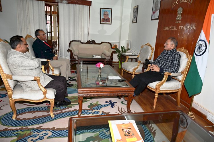 मुख्य सचिव और पुलिस महानिदेशक ने राज्यपाल से भेंट कीं