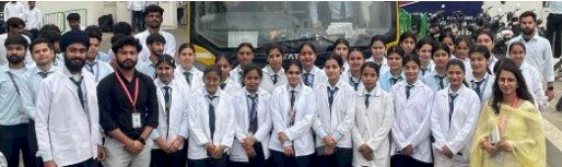 नाहन: हिमालयन इंस्टीट्यूट ऑफ फार्मेसी, काला-अंब के विद्यार्थियों का निक्सी लेबोरेट्रीज़ में औद्योगिक भ्रमण