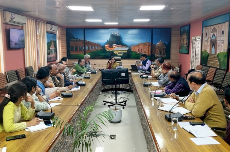 एचआईवी-एड्स से ग्रस्त लोगों और उनके आश्रितों तक पहुंचाएं योजनाएं