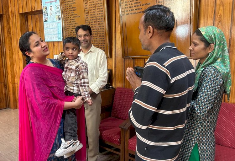 नाहन: ह्र्दय रोग से पीड़ित मासूम सुशील हुआ स्वस्थ, डीसी ने दुलारा, अभिभावकों ने रोटरी क्लब का आभार जताया...