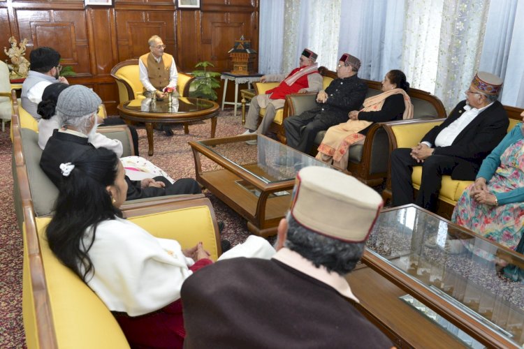 राज्यपाल ने शिमला में वरिष्ठ नागरिकों से किया संवाद....  कहा  वरिष्ठ नागरिक हमारी सांस्कृतिक विरासत और सामूहिक अनुभव के संरक्षक