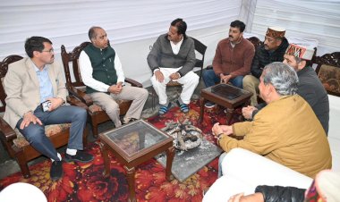 कुल्लू के विधायक सुंदर सिंह ठाकुर के घर पहुंचे जयराम ठाकुर, प्रकट की संवेदनाएं