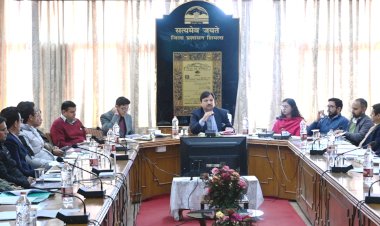 राजस्व कार्यों में तेज़ी लाने के लिए फील्ड स्टाफ के साथ विशेष रणनीति बनाएं एसडीएम -  उपायुक्त