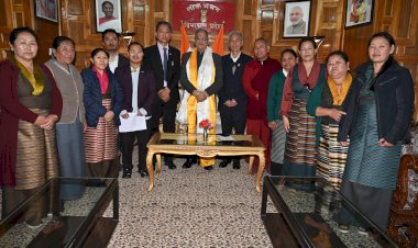 तिब्बतन प्रतिनिधिमंडल ने लोक भवन में राज्यपाल से भेंट की राज्यपाल ने हिमाचल प्रदेश में तिब्बती समुदाय के योगदान की सराहना की