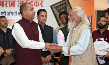 दीप कमल चक्कर में डॉ. भीमराव अंबेडकर जयंती पर भाजपा कार्यकर्ताओं ने अर्पित की पुष्पांजलि