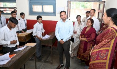 नीट परीक्षा केंद्र का उपायुक्त ने किया निरीक्षण, विद्यार्थियों की सुविधाओं पर दिया जोर
