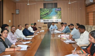 नाहन : जिला स्तरीय आधार निगरानी समिति बैठक की एडीएम नेअध्यक्षता 
