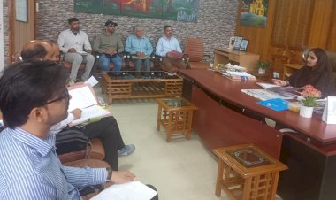 डीसी गंधर्वा राठौड़ ने पेयजल की गुणवत्ता एवं स्वच्छता सुनिश्चित करने के दिए निर्देश