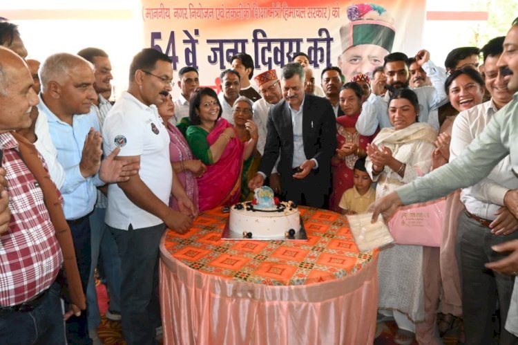 तकनीकी शिक्षा मंत्री राजेश धर्माणी ने लोगों संग मनाया अपना 54वां जन्मदिन