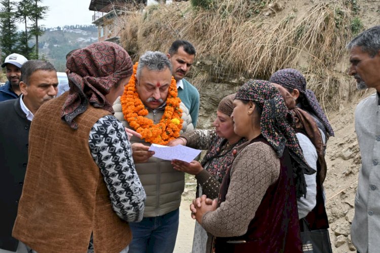 शिक्षा मंत्री ने कोट काईना में दो संपर्क सड़कों का किया लोकार्पण